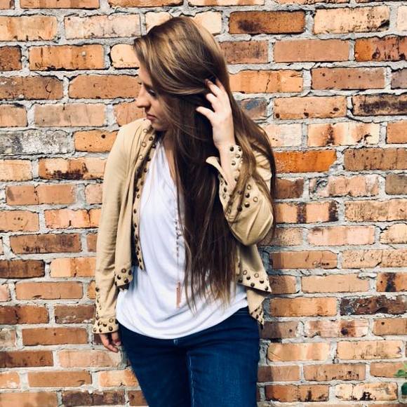 Meet your Posher, Megan - Picture 1 of 1